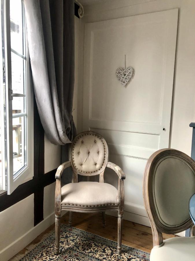 La Parenthese Du Capucin Apartment Honfleur Exterior photo
