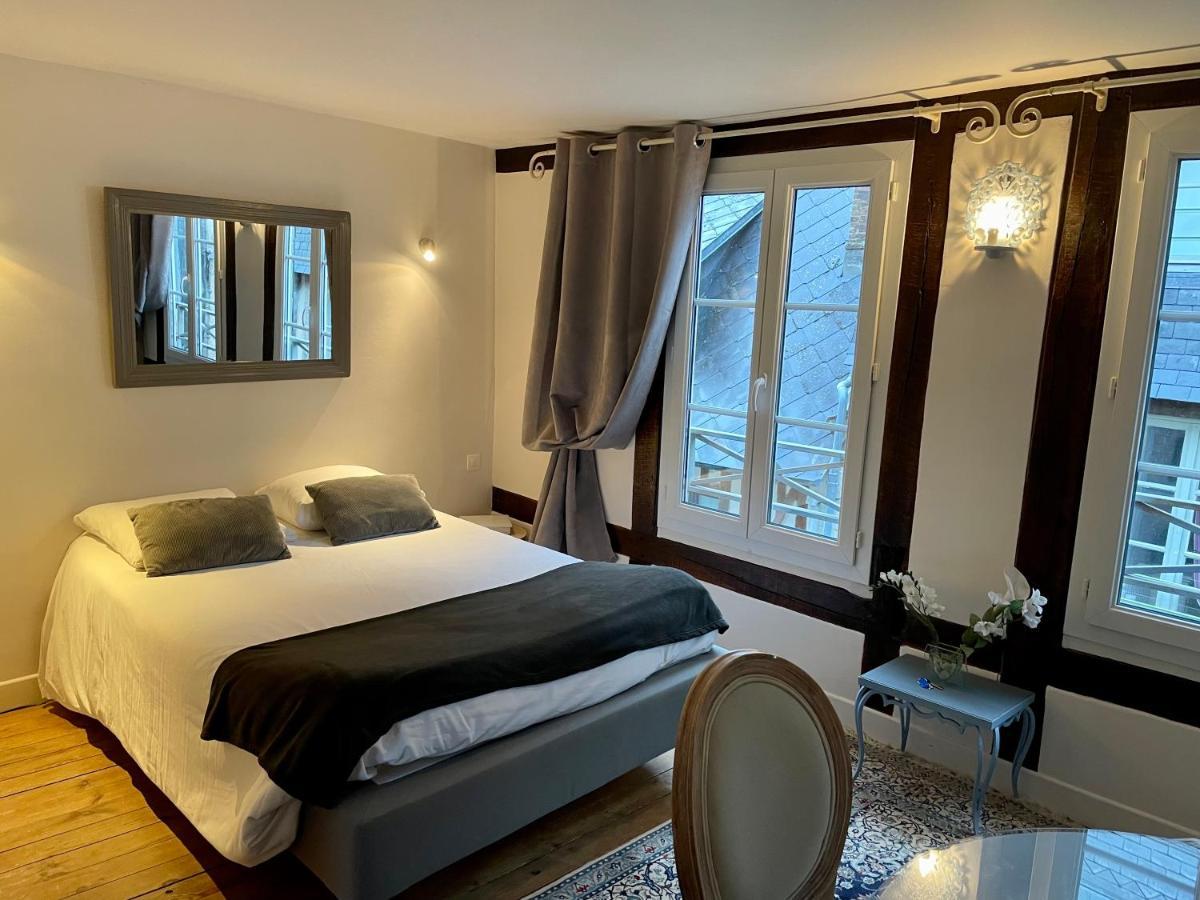 La Parenthese Du Capucin Apartment Honfleur Exterior photo