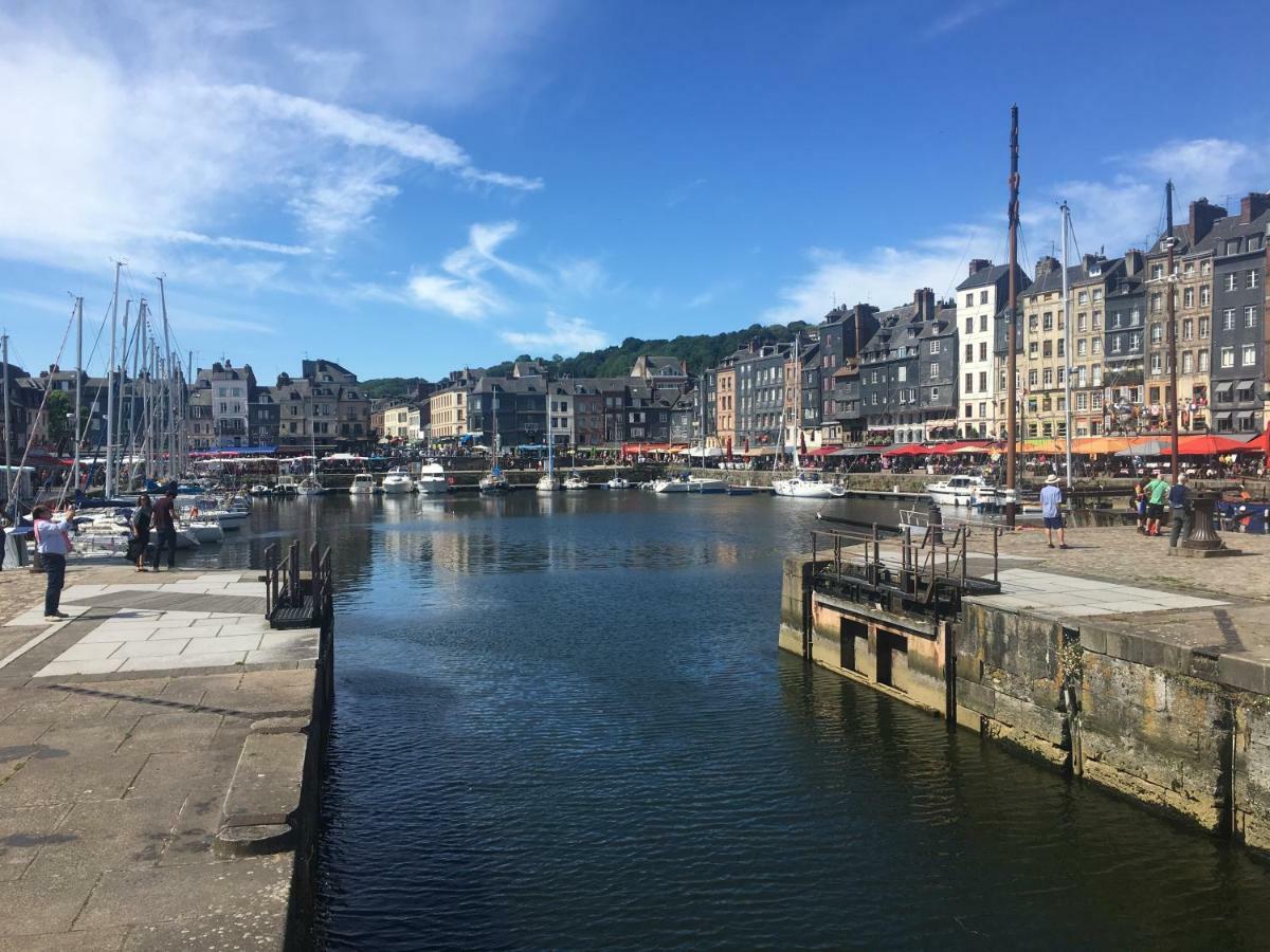 La Parenthese Du Capucin Apartment Honfleur Exterior photo